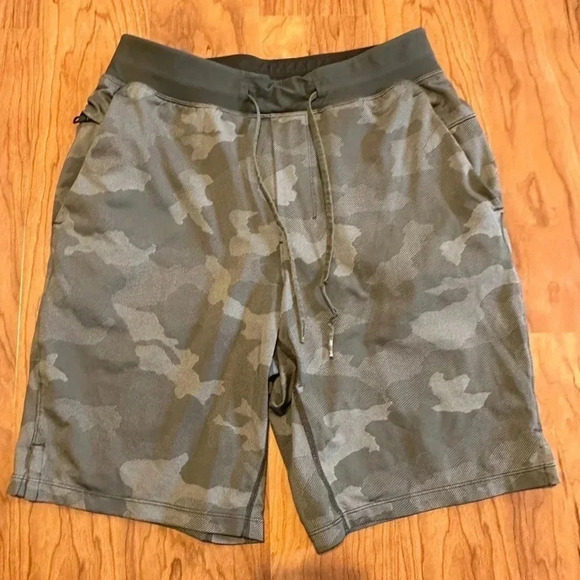 Lululemon T.H.E. Running Athletic Shorts Lined Green Camo Small - Picture 2 of 5